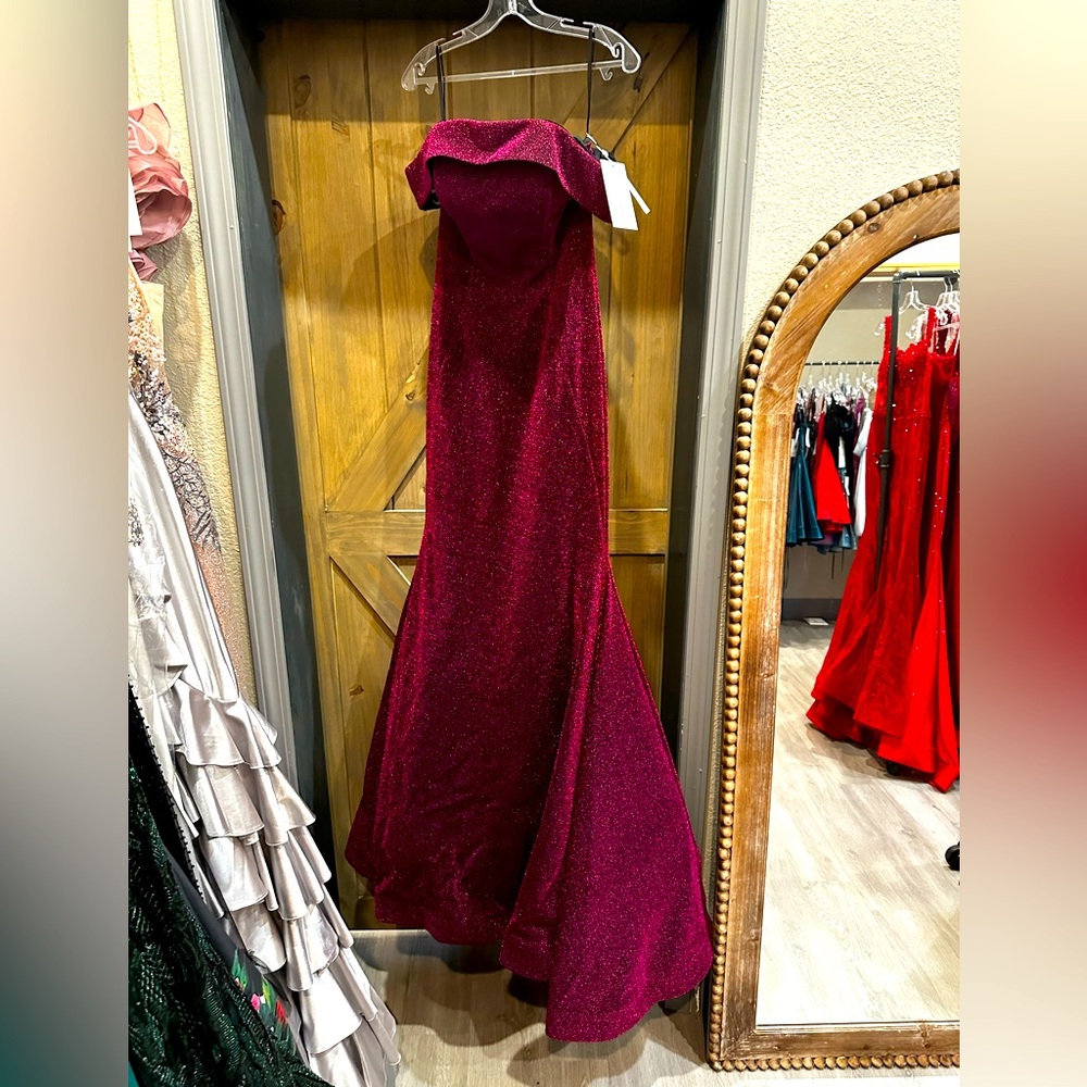 NEW  Fuchsia ASHLEY Lauren Prom Dress Size 4